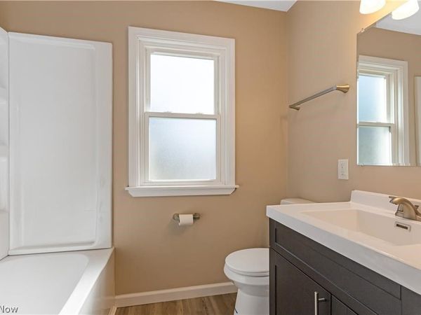 6209 Archmere Avenue, Brooklyn, OH 44144