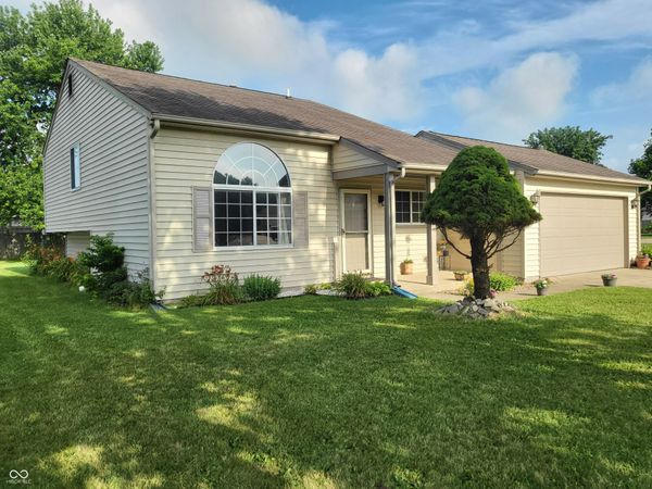 4734 Hackberry Drive , Columbus, IN 47201