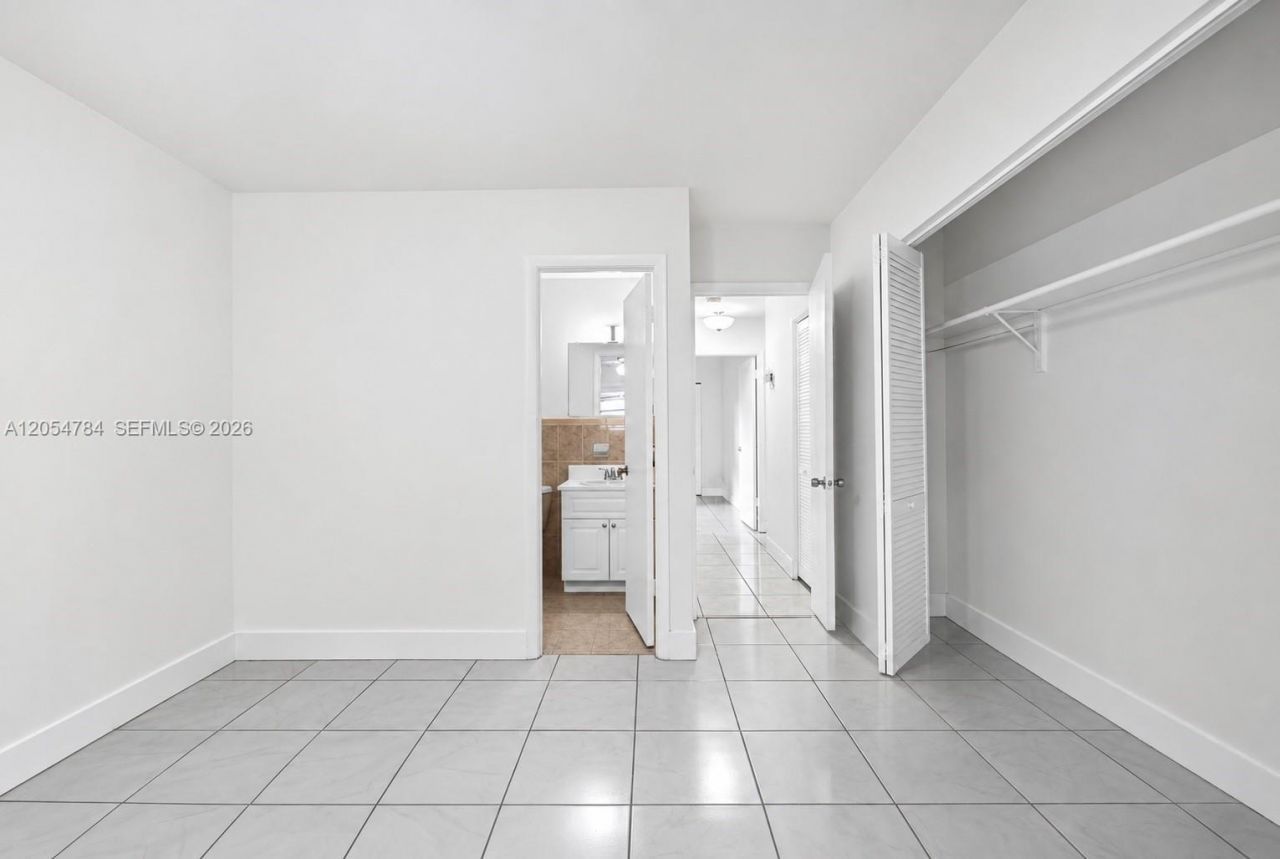 3231 SW 25th St , Unit 2, Miami, FL 33133 Photo