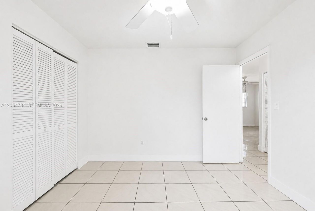 3231 SW 25th St , Unit 2, Miami, FL 33133 Photo