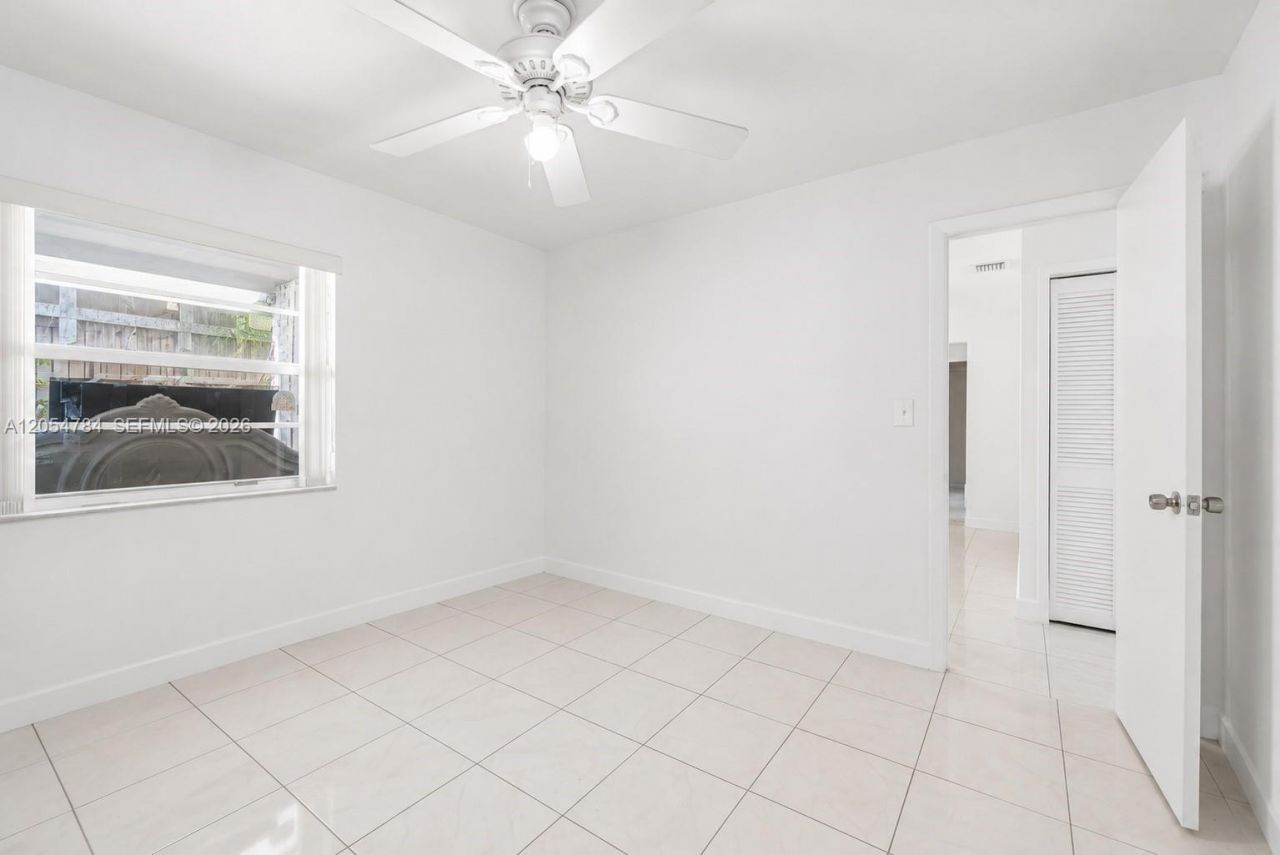 3231 SW 25th St , Unit 2, Miami, FL 33133 Photo