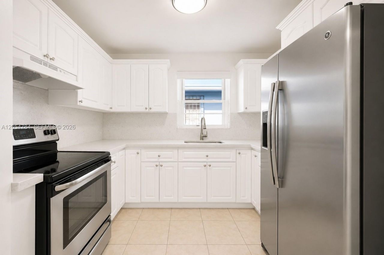 3231 SW 25th St , Unit 2, Miami, FL 33133 Photo
