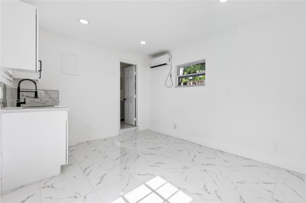 731 NE 16th St , Fort Lauderdale, FL 33304 Photo