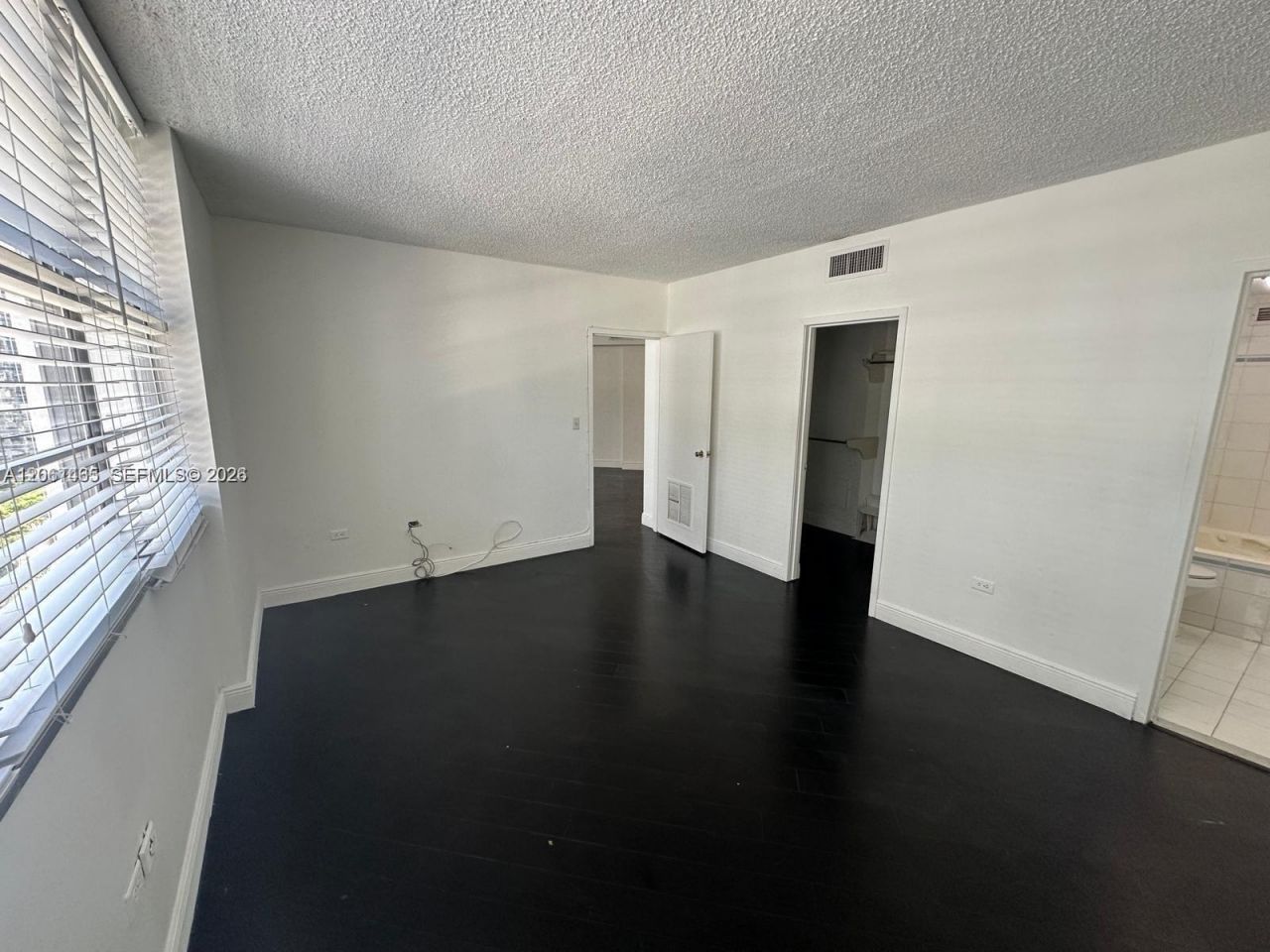 999 Brickell Bay Dr, Unit 1408, Miami, FL 33131 Photo