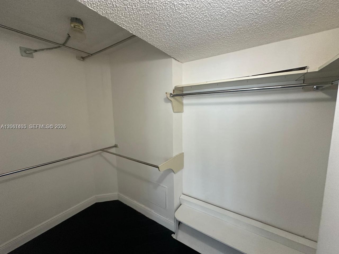 999 Brickell Bay Dr, Unit 1408, Miami, FL 33131 Photo