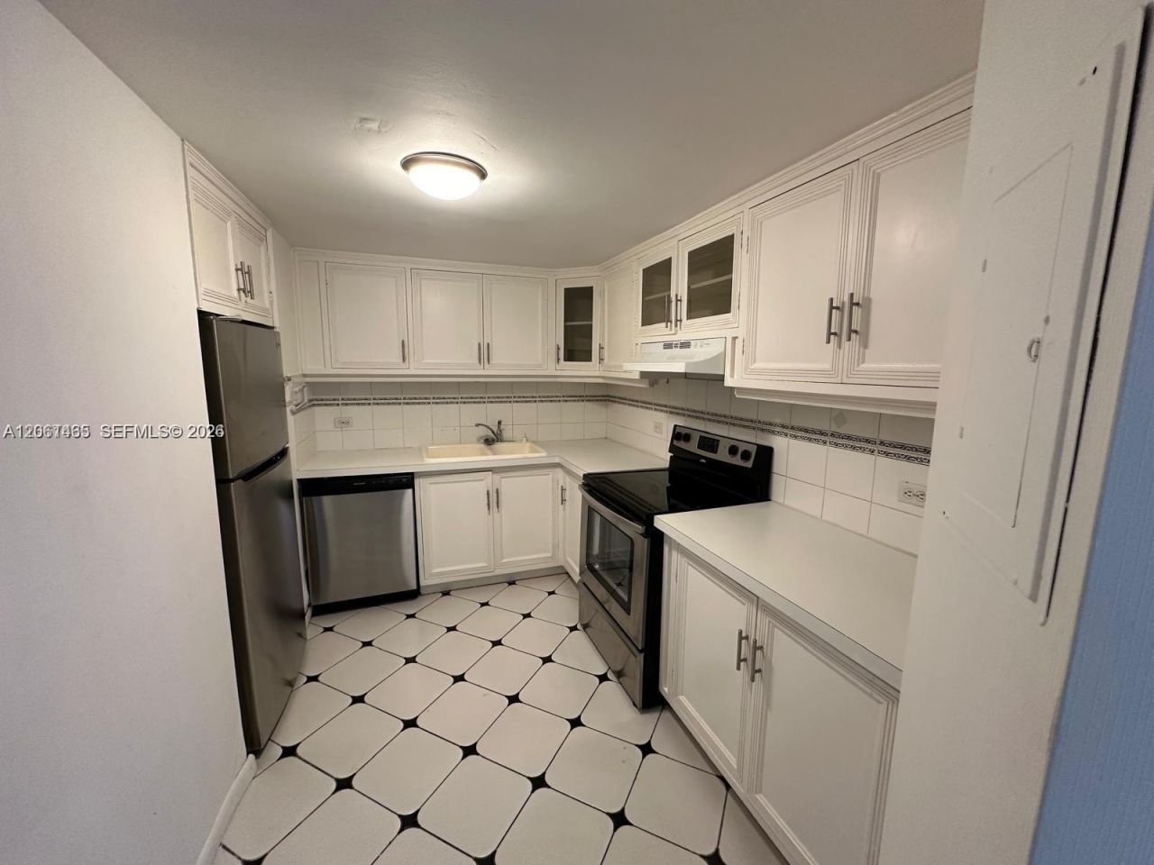 999 Brickell Bay Dr, Unit 1408, Miami, FL 33131 Photo