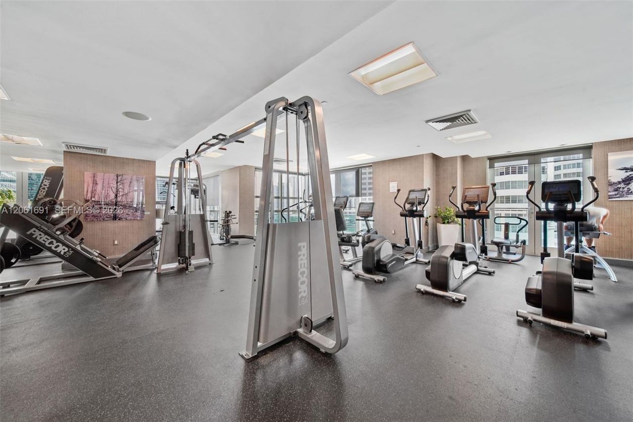 950 Brickell Bay Dr, Unit 1211, Miami, FL 33131 Photo
