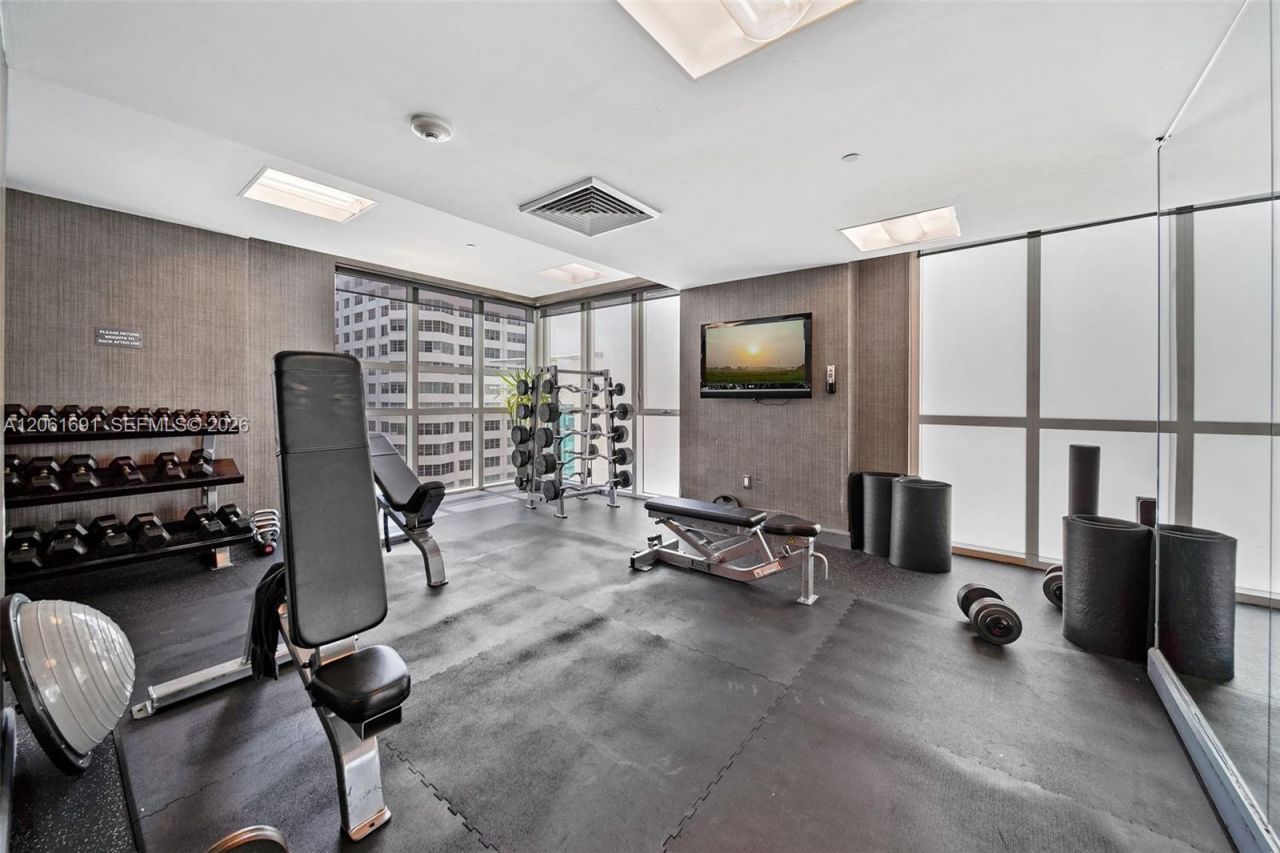 950 Brickell Bay Dr, Unit 1211, Miami, FL 33131 Photo