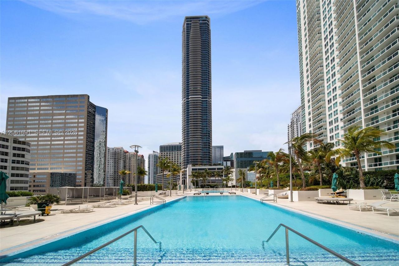 950 Brickell Bay Dr, Unit 1211, Miami, FL 33131 Photo