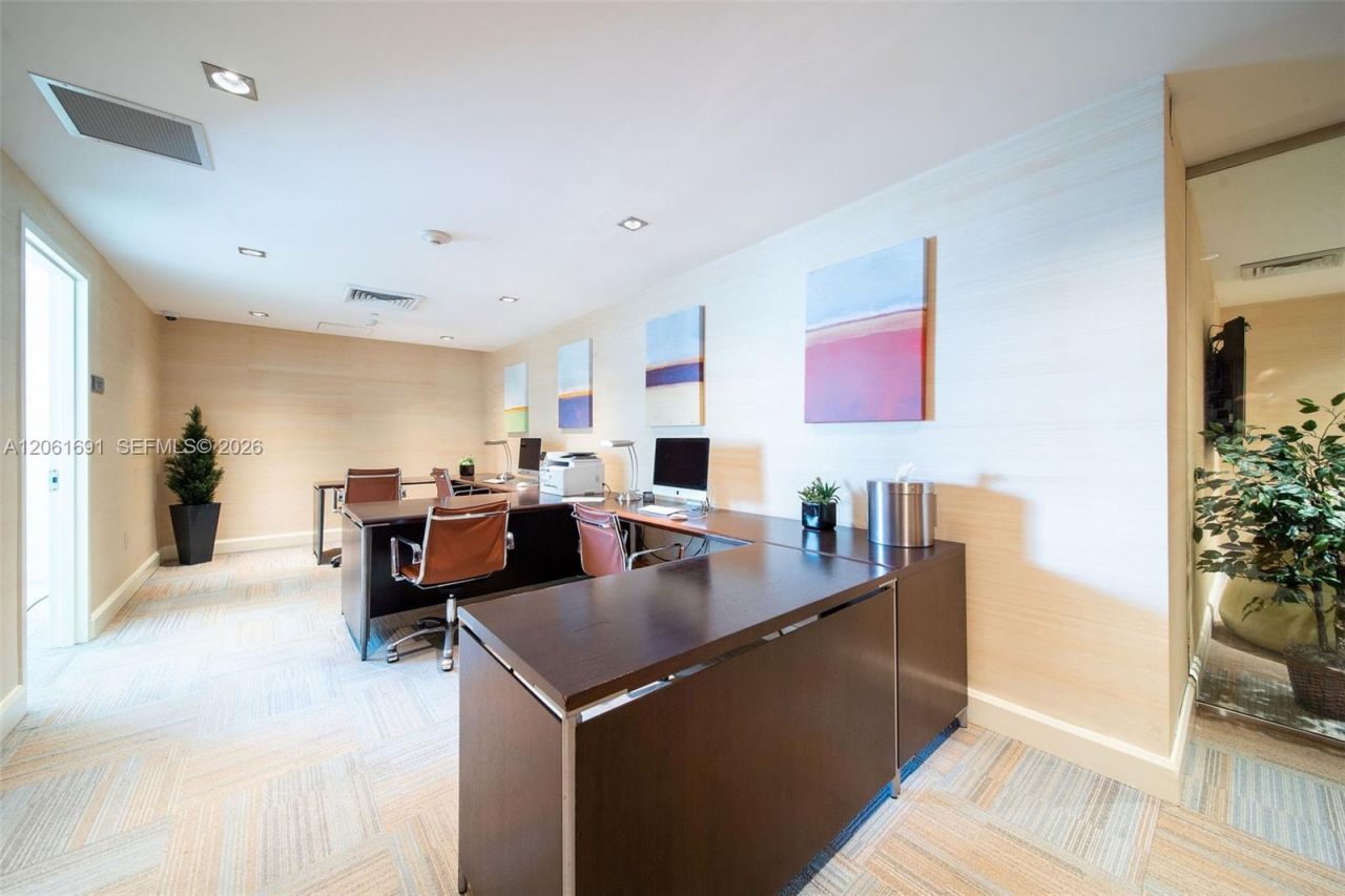 950 Brickell Bay Dr, Unit 1211, Miami, FL 33131 Photo