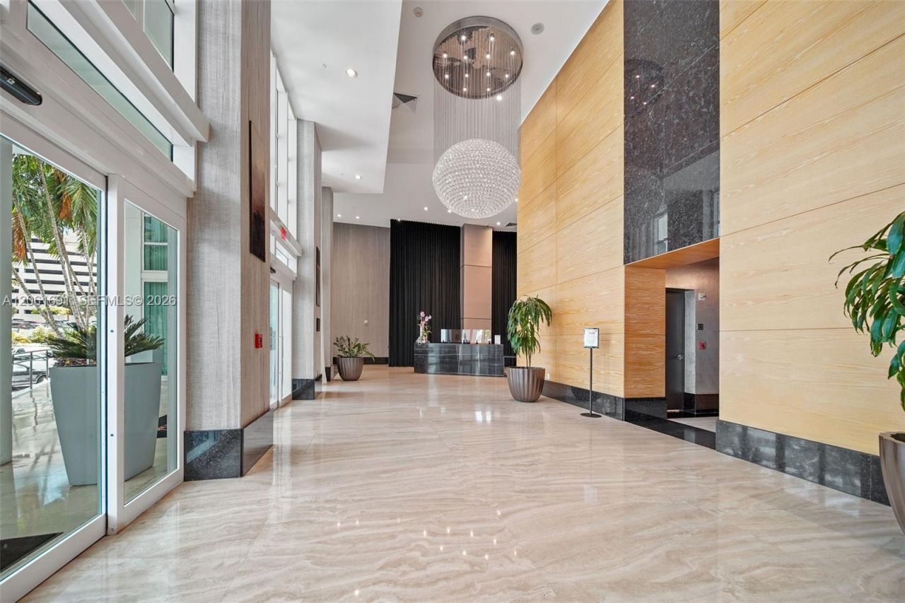 950 Brickell Bay Dr, Unit 1211, Miami, FL 33131 Photo
