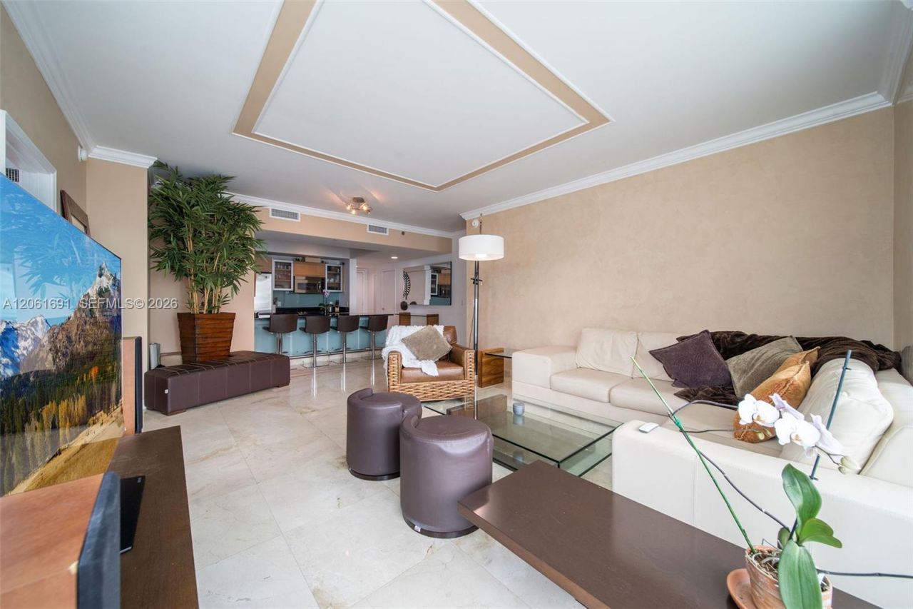 950 Brickell Bay Dr, Unit 1211, Miami, FL 33131 Photo