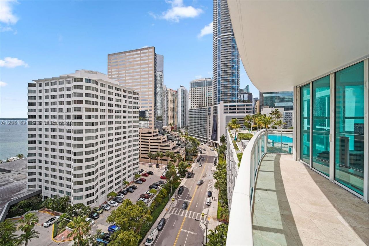 950 Brickell Bay Dr, Unit 1211, Miami, FL 33131 Photo