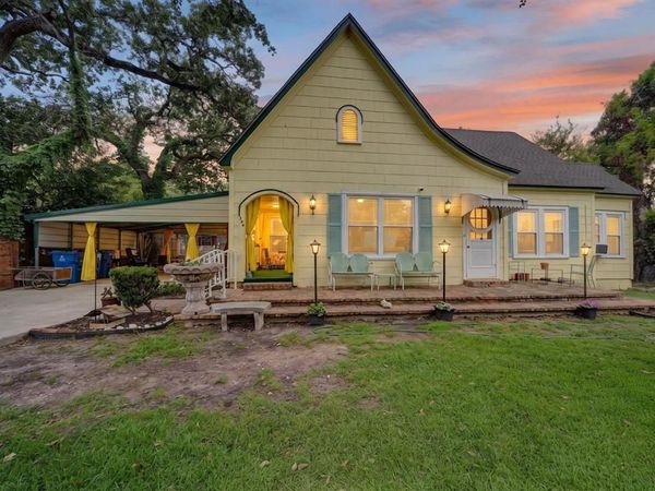 205 Wykagyl Street , Kaufman, TX 75142