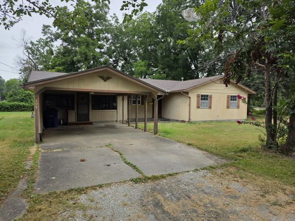 408 20th Avenue NW, Miami, OK 74354