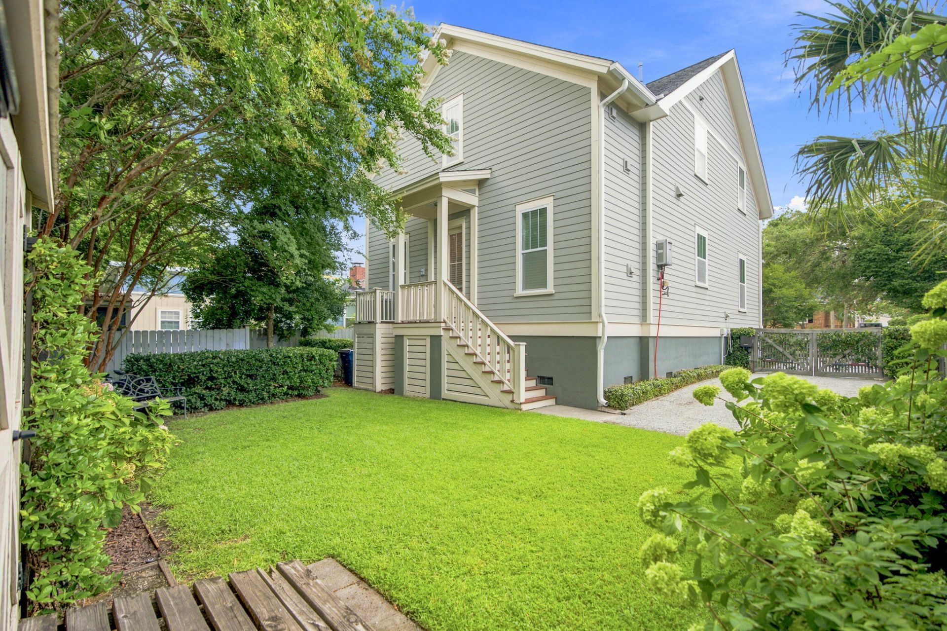 881 Ashley Avenue Photo 37