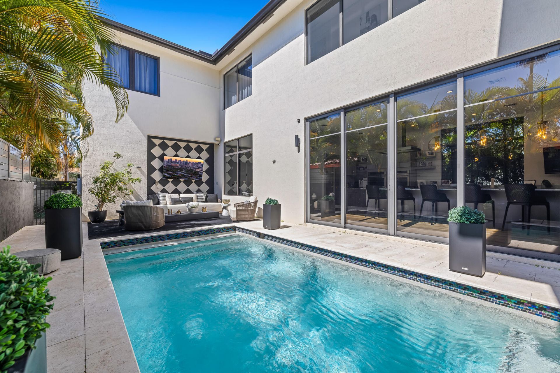 549 NE 10th Avenue, Fort Lauderdale, FL 33301 Photo