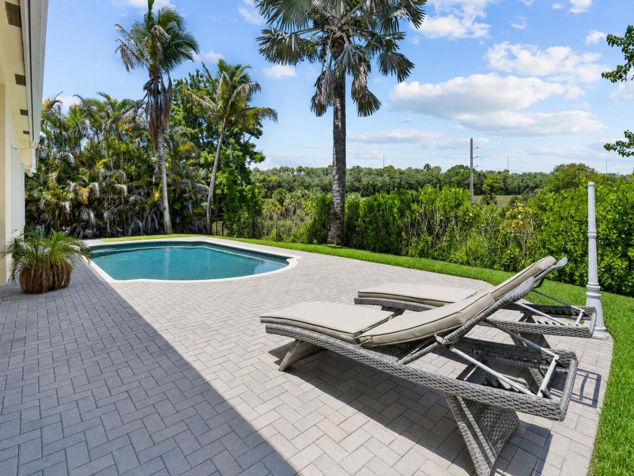 910 SW Lost River Shores Drive, Stuart, FL 34997 Photo