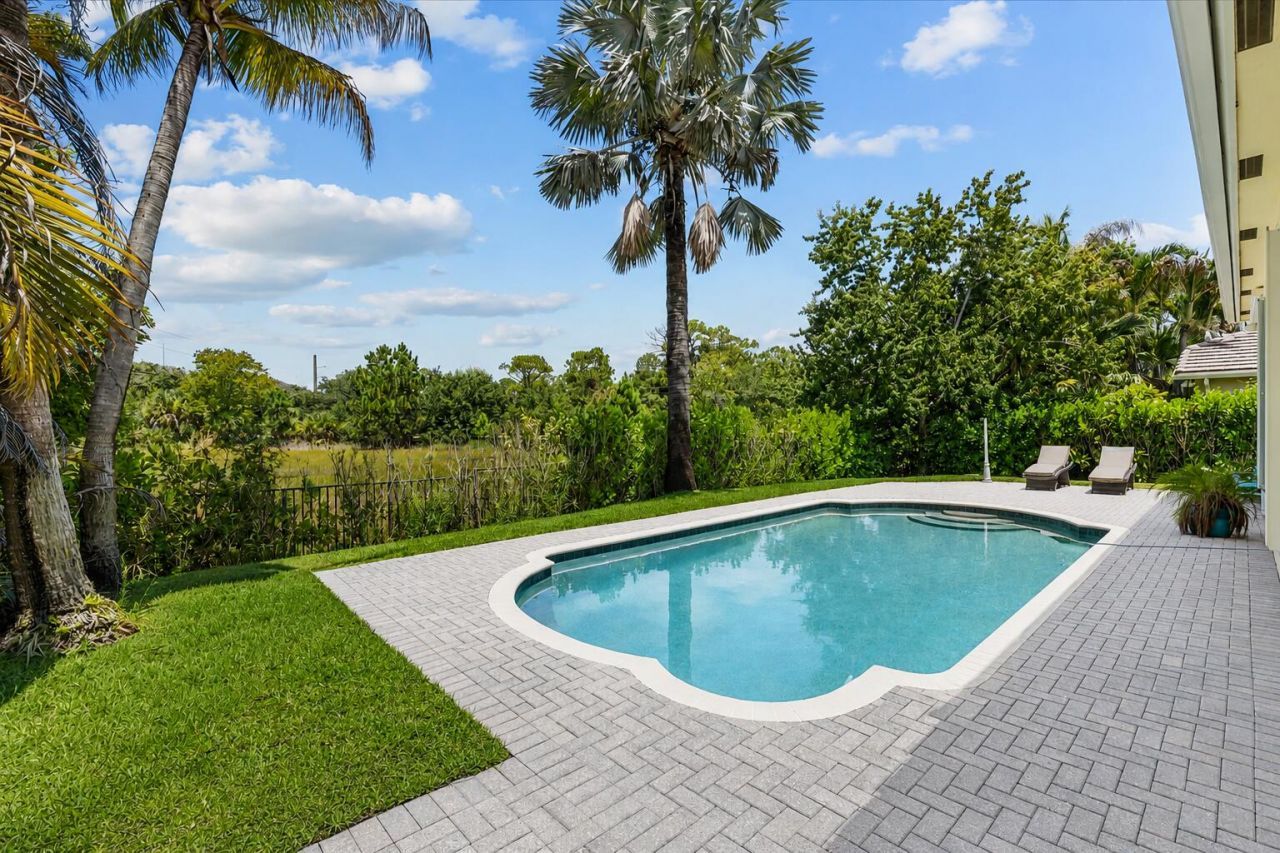 910 SW Lost River Shores Drive, Stuart, FL 34997 Photo