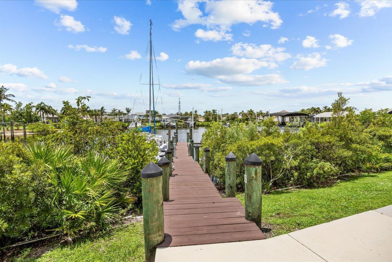 910 SW Lost River Shores Drive, Stuart, FL 34997 Photo