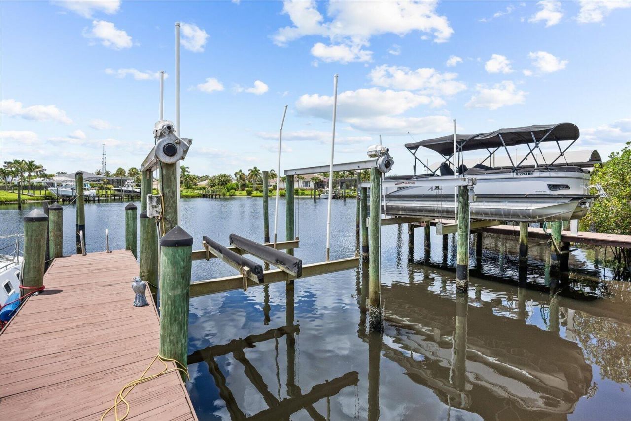 910 SW Lost River Shores Drive, Stuart, FL 34997 Photo
