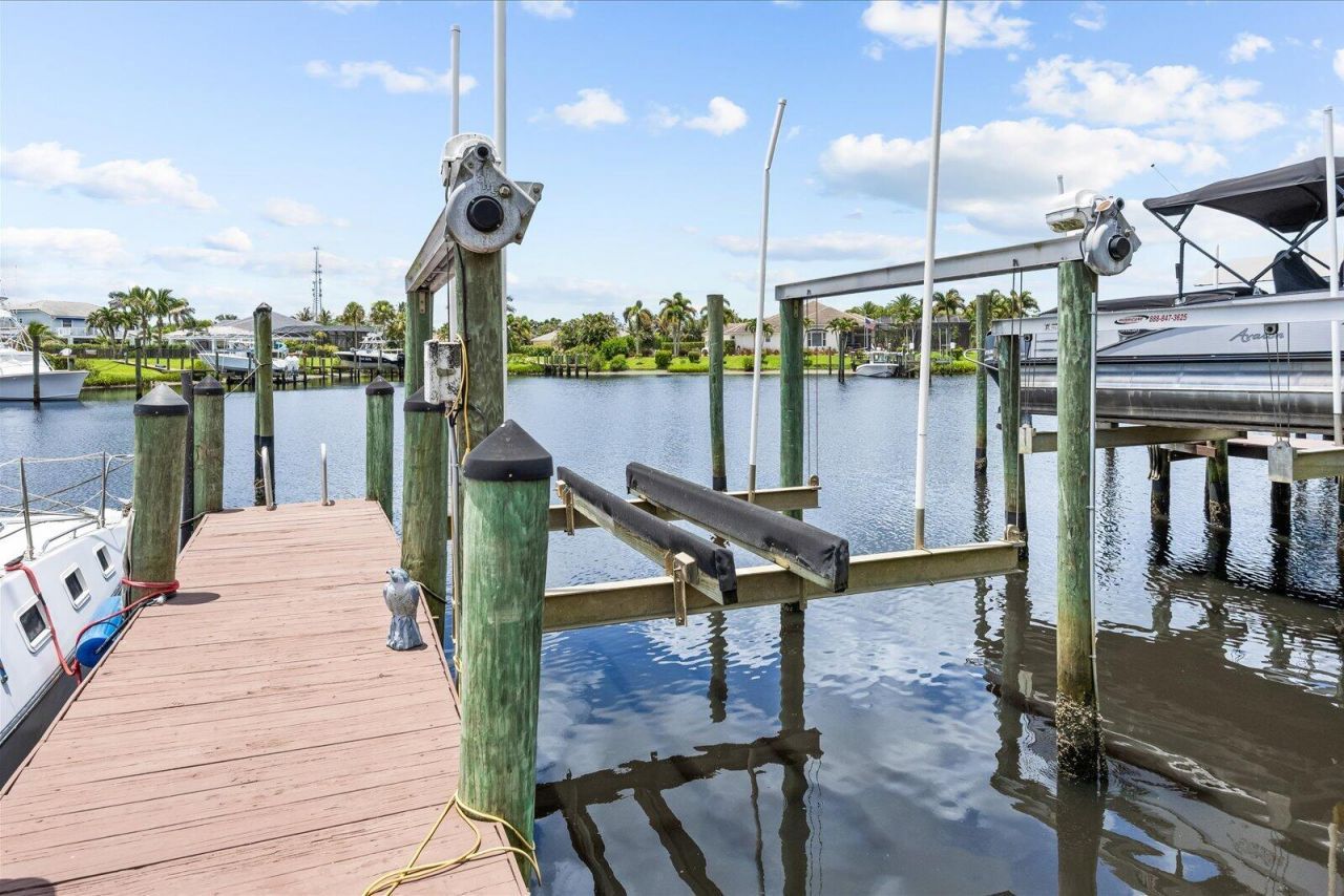 910 SW Lost River Shores Drive, Stuart, FL 34997 Photo