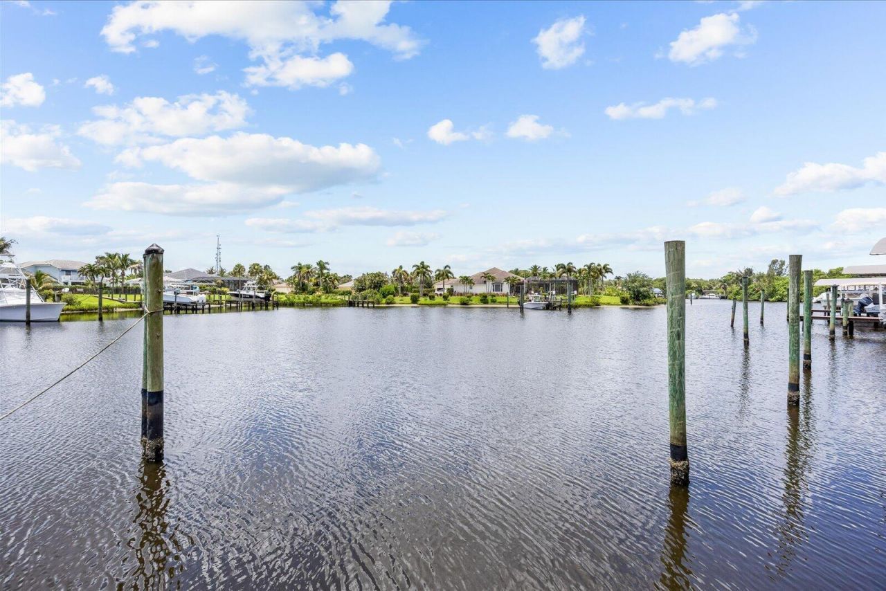 910 SW Lost River Shores Drive, Stuart, FL 34997 Photo