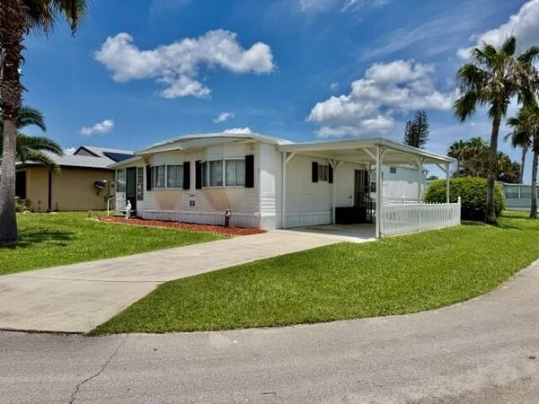 16 Grande Vista Way, Port St. Lucie, FL 34952