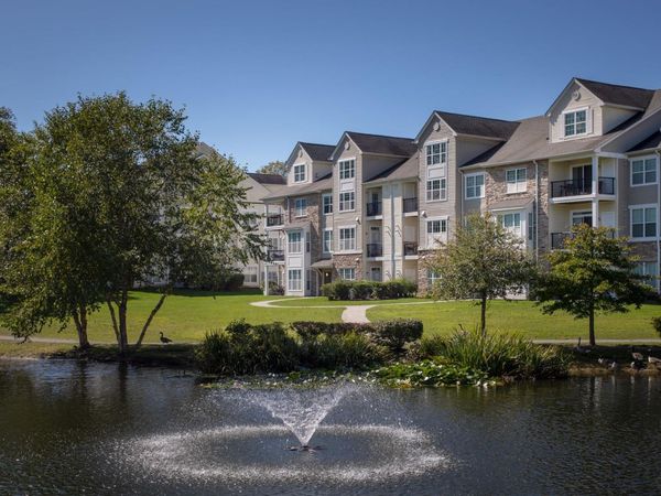 1 Charles Pond Drive , Unit 4-425, Coram, NY 11727