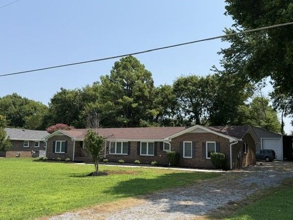 2353 Braxton Bragg Dr , Murfreesboro, TN 37129