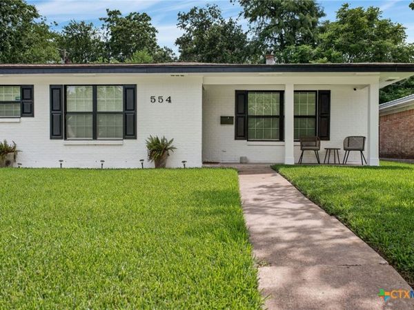 554 Brookhollow Drive , Port Lavaca, TX 77979