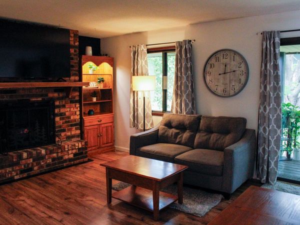 31 Marie Avenue E, West Saint Paul, MN 55118