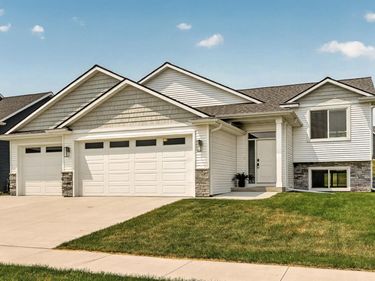 1768 Brandt Drive NE, Byron, MN 55920