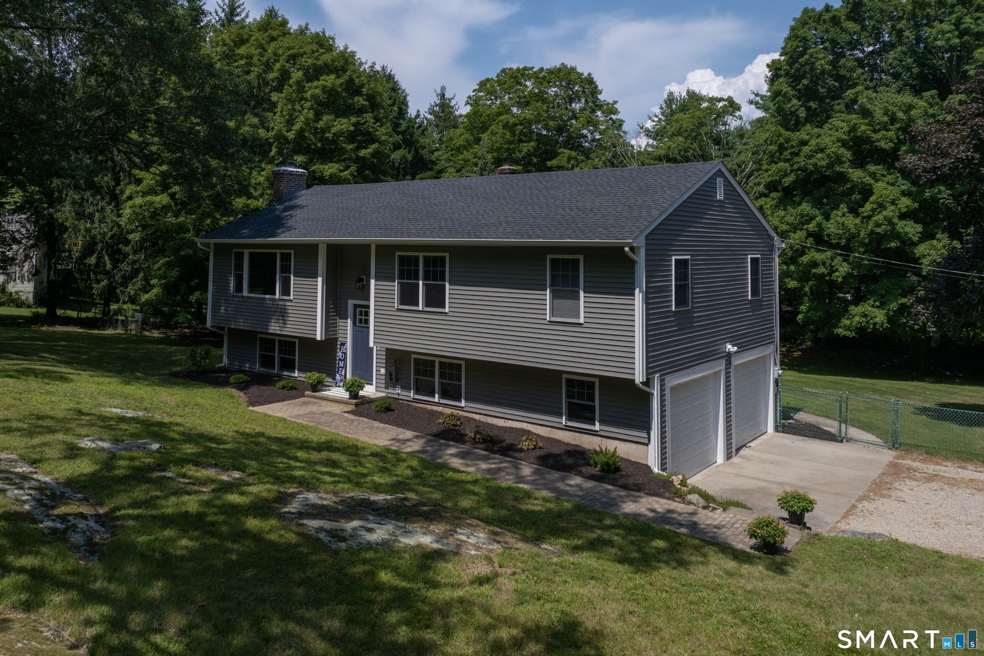 831 Nut Plains, Guilford, CT 06437 Main Photo
