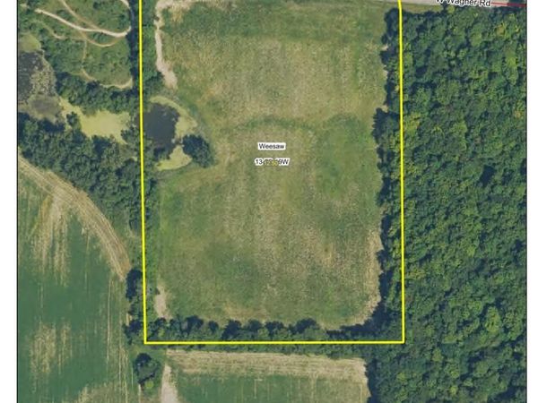 210 W Wagner Road, Buchanan, MI 49107