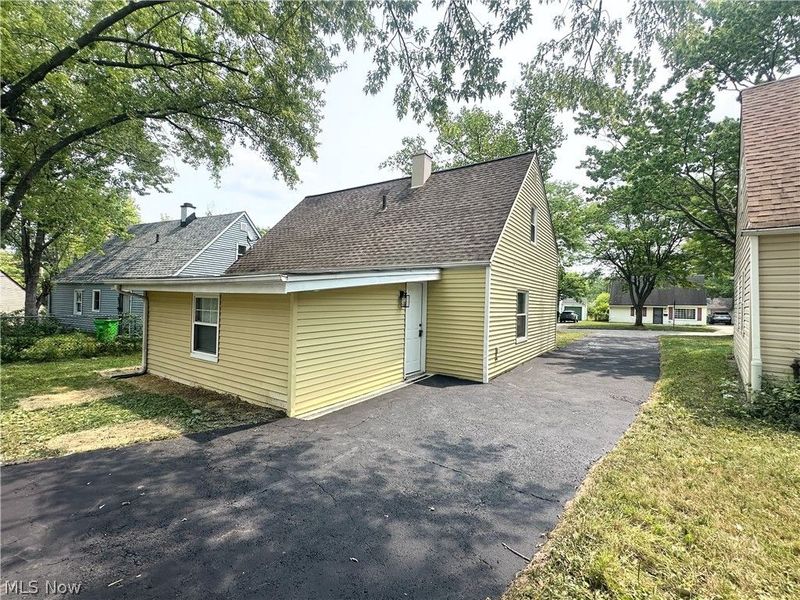 19603 Cherrywood Lane, Warrensville Heights, OH 44128 Photo 11