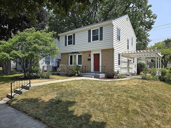 3756 N 100th STREET, Milwaukee, WI 53222