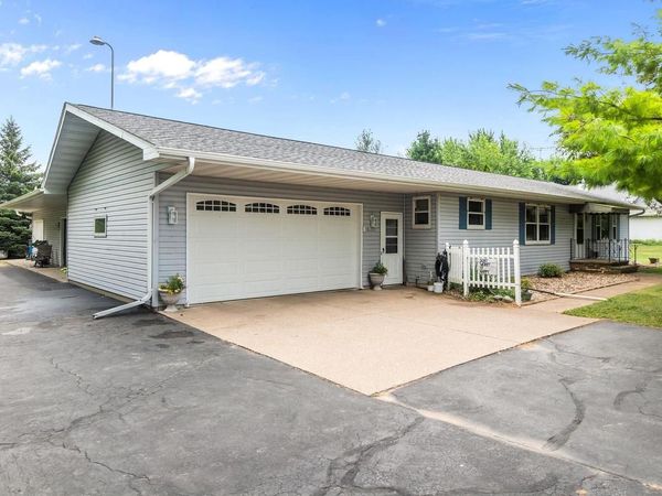 N1672 JULIUS DRIVE, Greenville, WI 54942