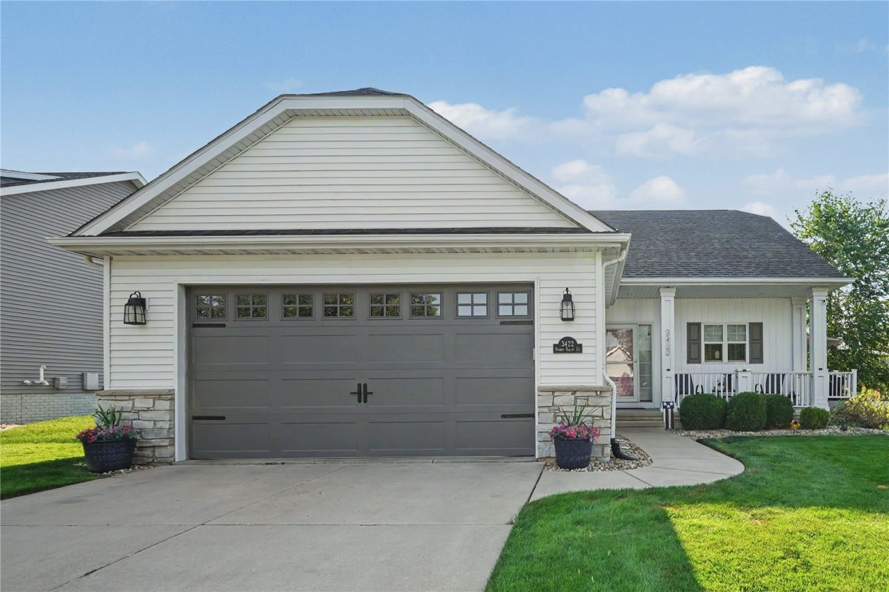 3422 Forest Valley Court Ne, Cedar Rapids, IA 52411 Main Photo