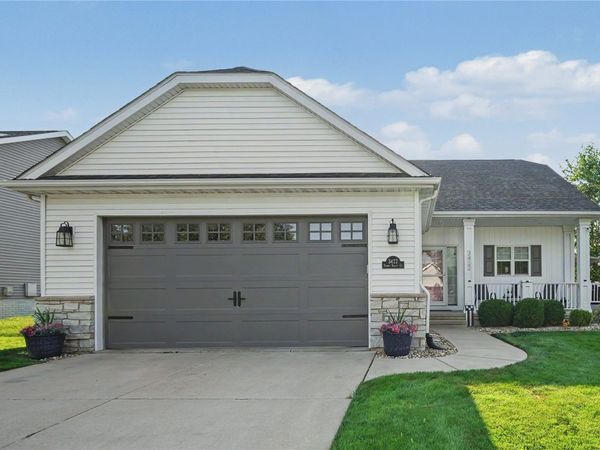 3422 Forest Valley Court NE, Cedar Rapids, IA 52411