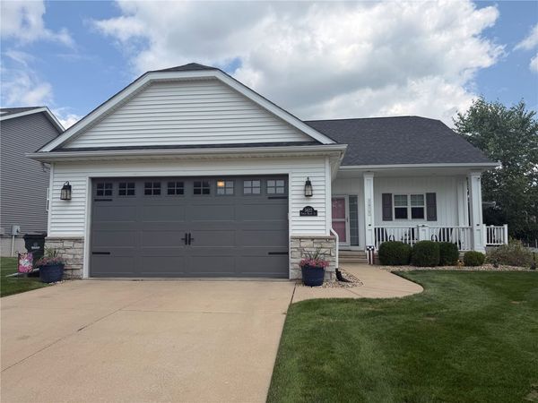 3422 Forest Valley Court NE, Cedar Rapids, IA 52411