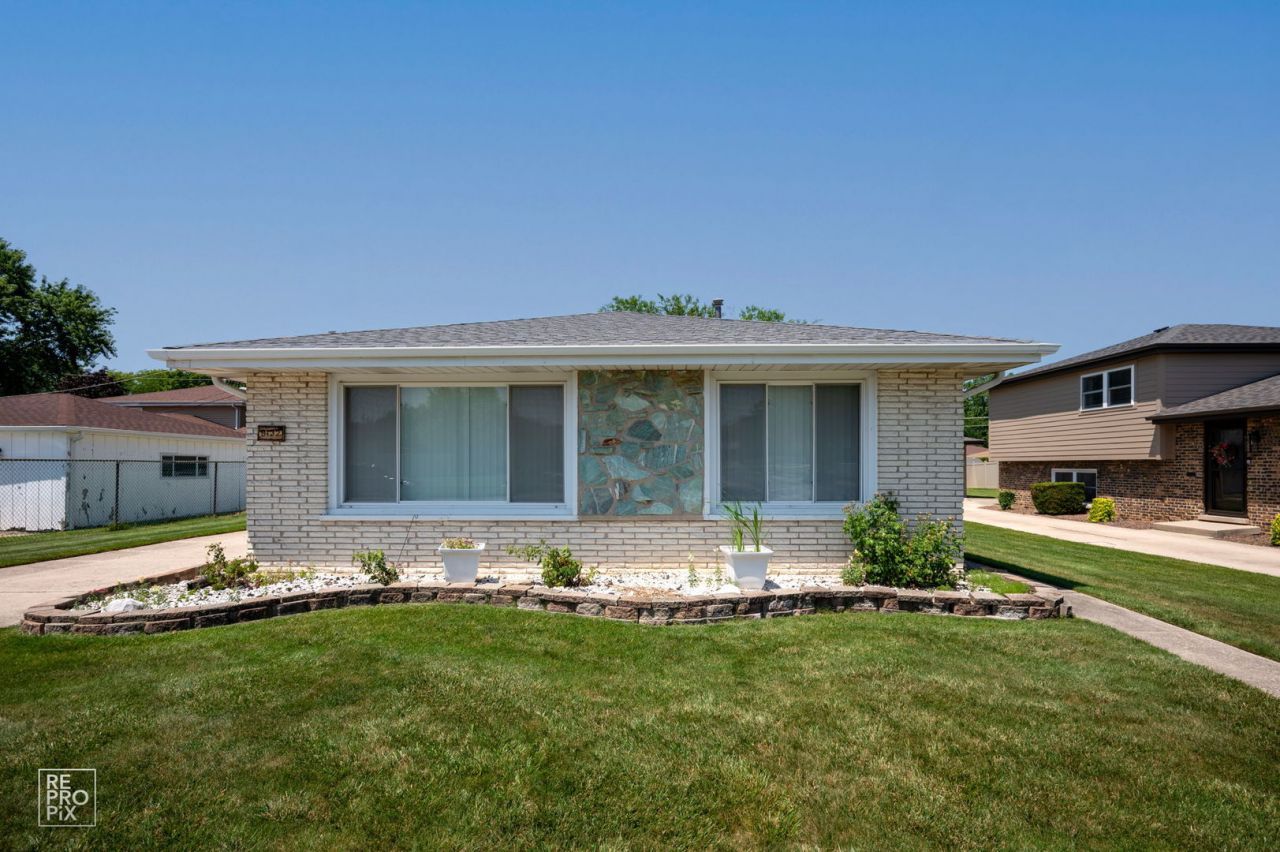 9132 Meade Avenue , Oak Lawn, IL 60453 Main Photo