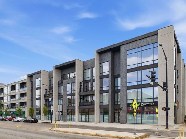 2405 W Iowa Street , Unit 402, Chicago, IL 60622