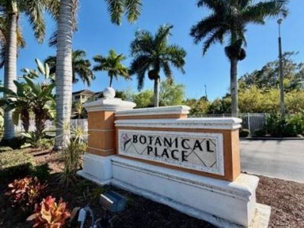 4510 Botanical Place CIR, Unit 3, NAPLES, FL 34112