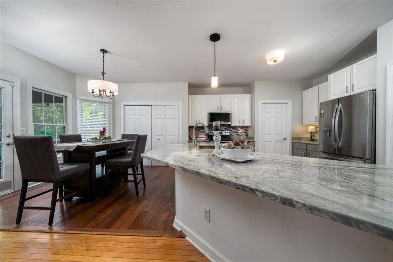 3207 Heathland Way Photo 12