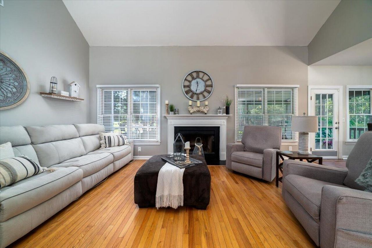 3207 Heathland Way Photo 8