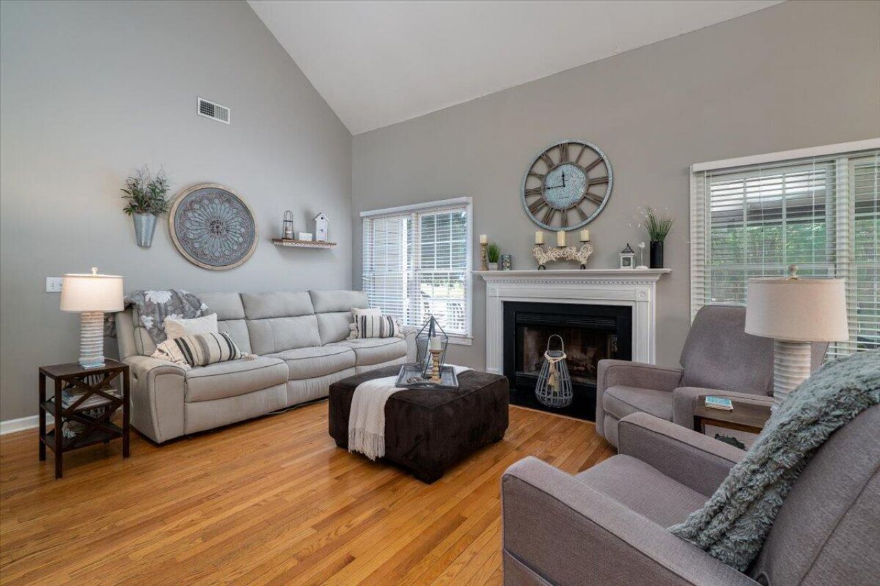 3207 Heathland Way Photo 9