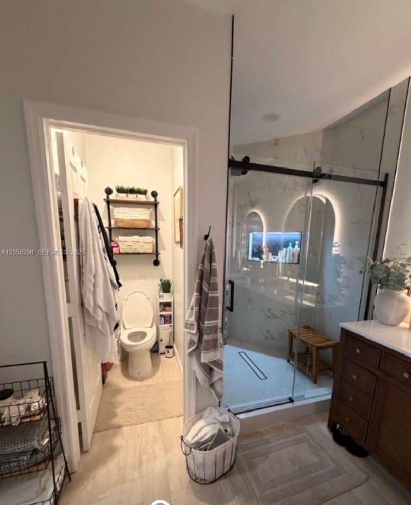 2116 NE 38th Rd , Homestead, FL 33033 Photo