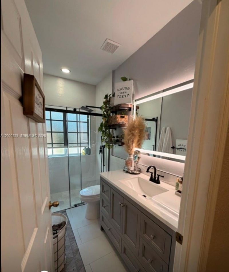 2116 NE 38th Rd , Homestead, FL 33033 Photo