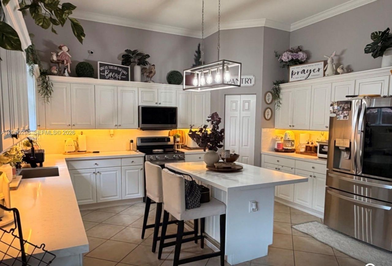 2116 NE 38th Rd , Homestead, FL 33033 Photo